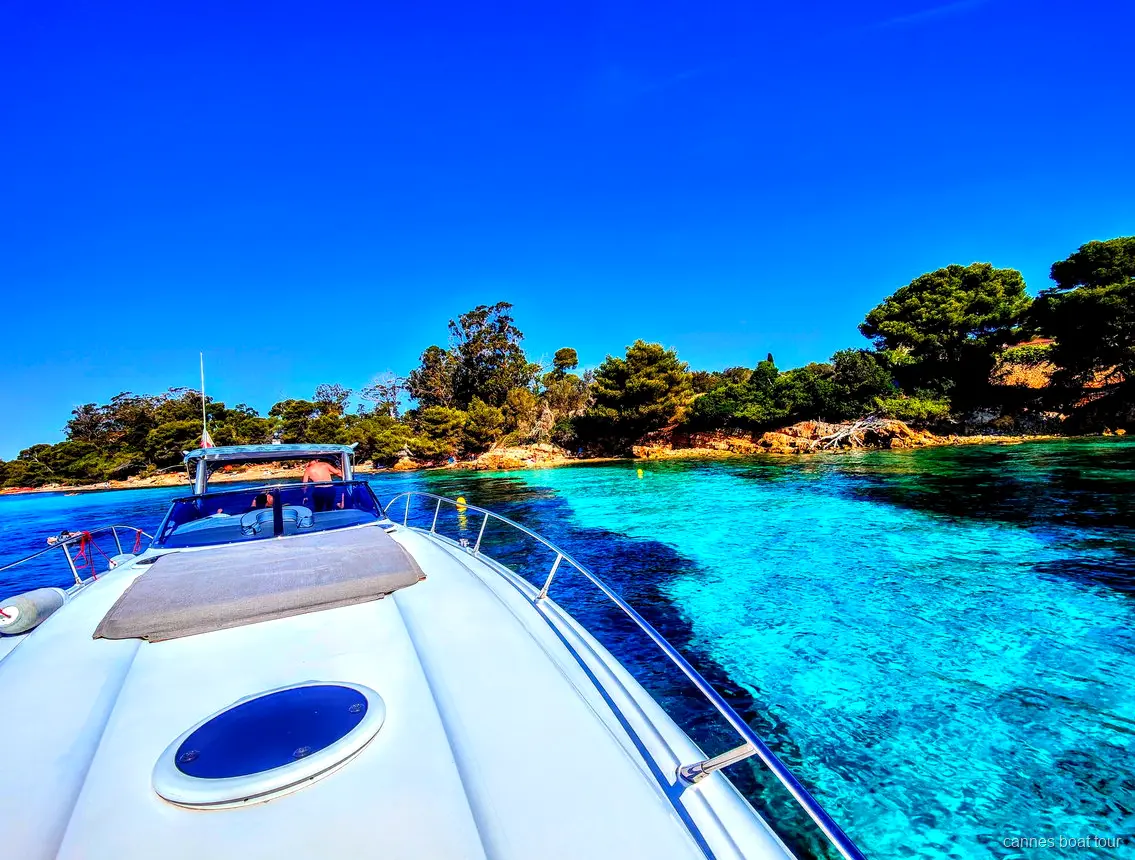 Red cliffs of the Calanques de l'Esterel seen from the Cannes yacht charter