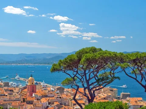 Ferry crossing from Cannes to Saint-Tropez along the French Riviera coastline